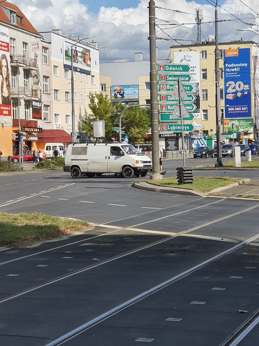 Pl. Kościuszki: Kolizja na skrzyżowaniu. Mogą być utrudnienia