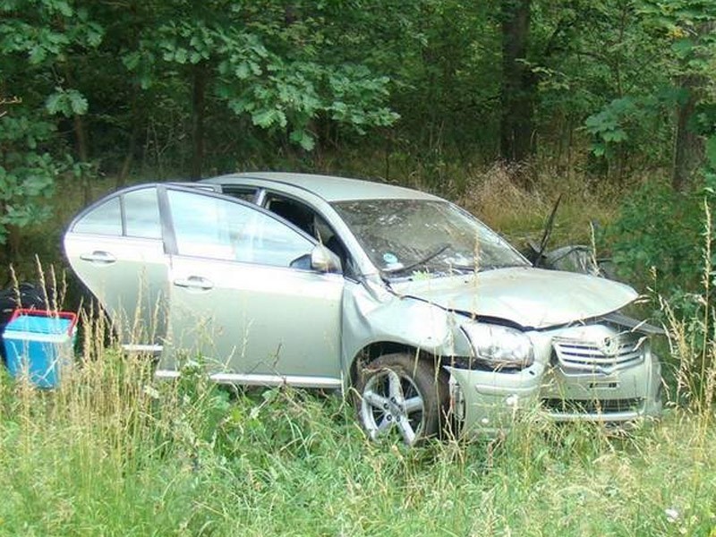 Wypadek na krajowej "6". Toyota dachowała [zdjęcia]...