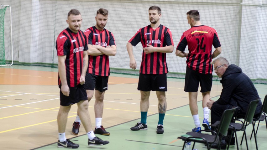 Rozegrano pierwszą kolejkę Kieleckiej Ligi Futsalu (ZDJĘCIA)