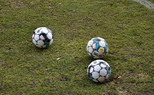 Rozgrywki  IV ligi oraz niższych klas rozgrywkowych seniorskich organizowane przez Świętokrzyski Związek Piłki Nożnej zostają zawieszone na okres od 20 marca do 9 kwietnia.