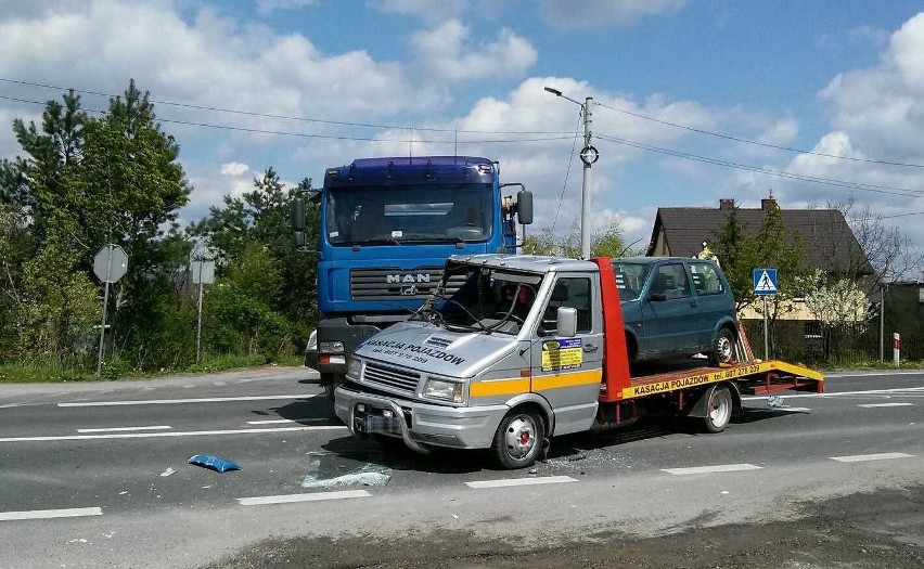 Wypadek w Radlinie w powiecie kieleckim. Droga krajowa była zablokowana