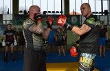 Projekt Wojownik. Tomasz Sarara, mistrz świata w kick-boxingu, prowadził trening dla żołnierzy w 5. Lubuskim Pułku Artylerii w Sulechowie