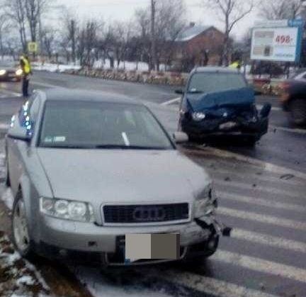 Groźny wypadek w powiecie opatowskim. Trzy osoby ranne
