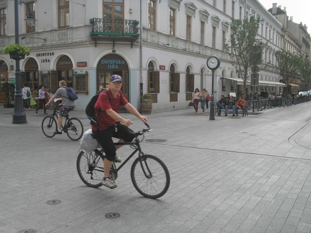 To na tym skrzyżowaniu - jeszcze przed remontem - doszło do wypadku rowerzysty