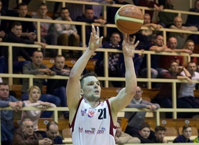 Maciej Raczyński i jego koledzy ze Spójni pozostają niepokonani w tym sezonie w I lidze koszykarzy.