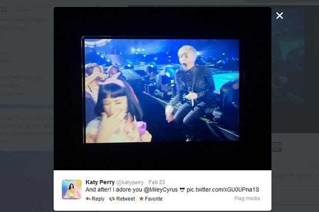 Katy Perry i Miley Cyrus (fot. screen z Twitter.com)