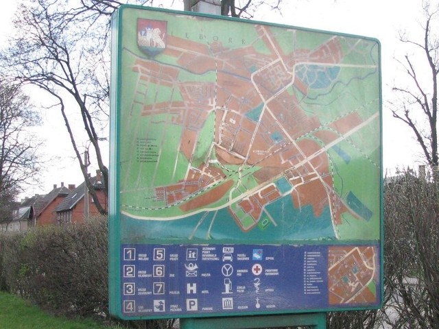 Plan miasta, który stał w pobliżu dworca w Lęborku jeszcze w ubiegłym roku. Później go zdemontowano i planowano postawienie nowego. 