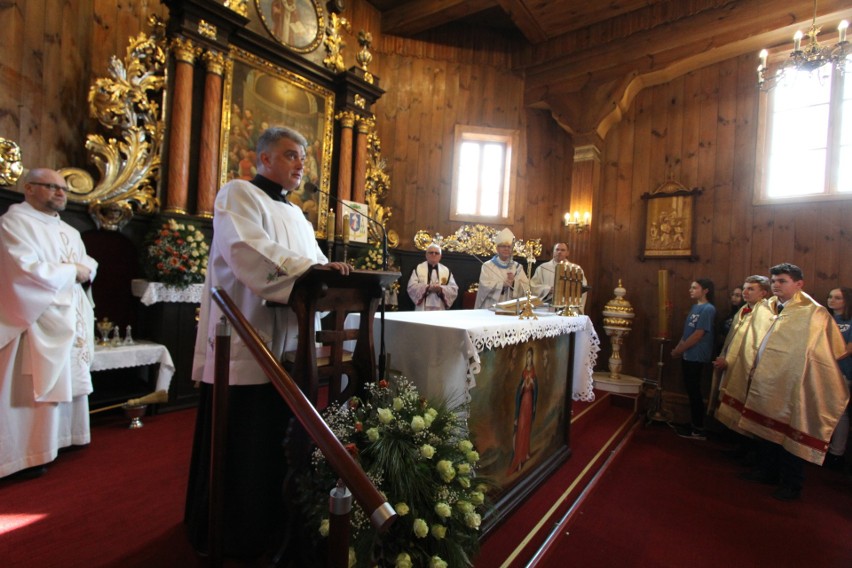 Kościół w Węgrzynowie po remoncie został poświęcony przez biskupa Piotra Liberę [ZDJĘCIA+WIDEO]