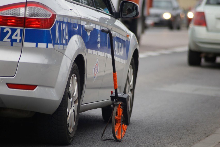 Wypadek w Boguchwale. Pożar i zderzenie samochodów