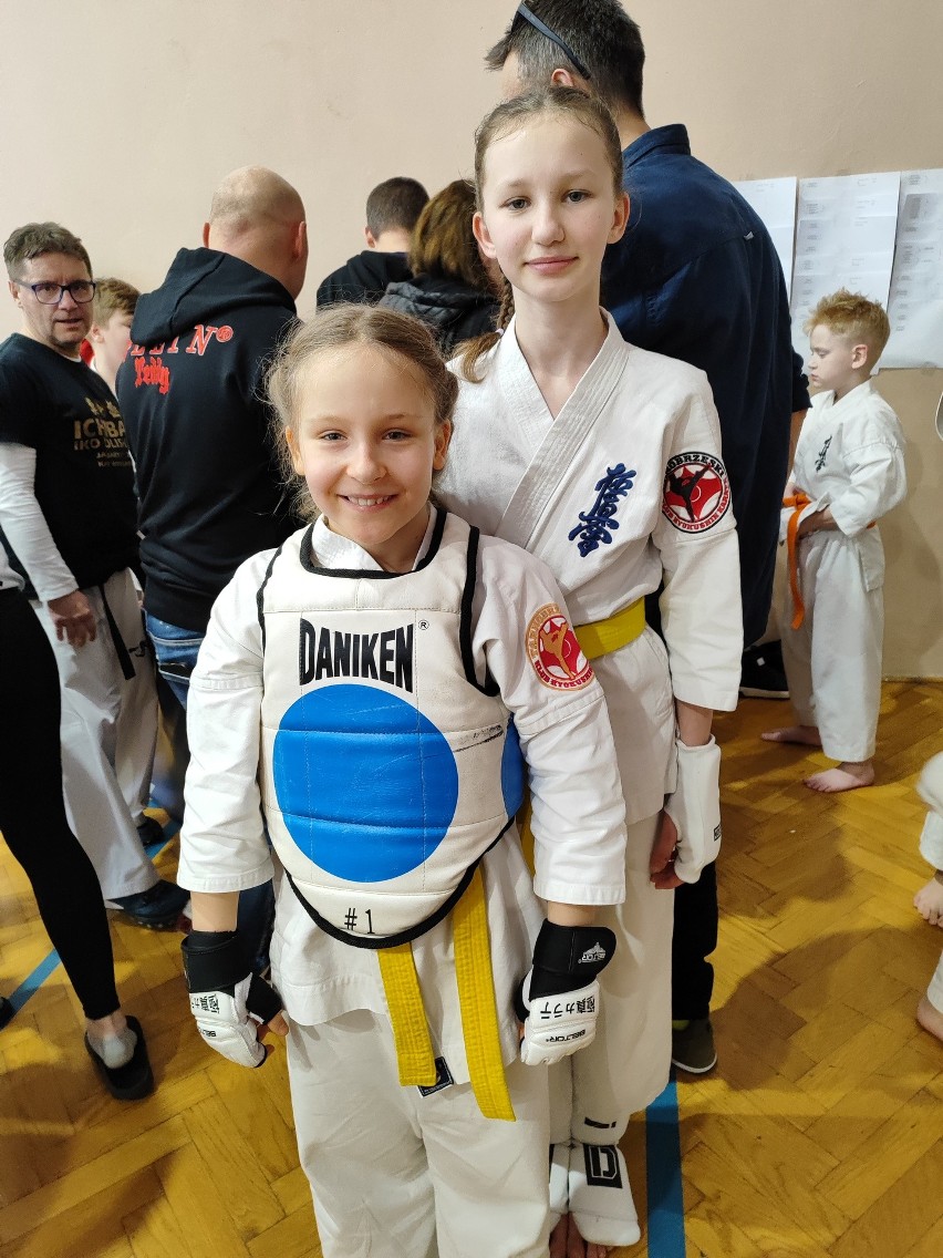 Zawodnicy Tarnobrzeskiego Klubu Kyokushin Karate z sukcesami startowali w Mistrzostwach Makroregionu Południowego. Zobacz zdjęcia i wyniki