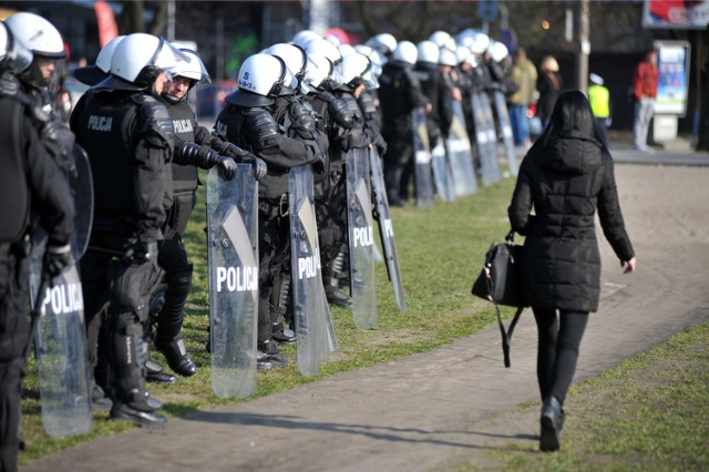 Policja podczas Derbów Krakowa.