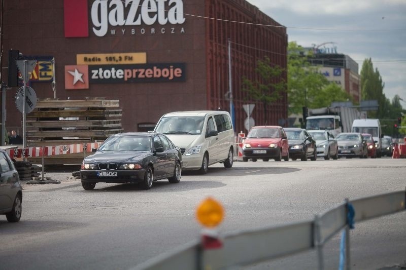 Budowa trasy W-Z. Od poniedziałku zmiany i nowe utrudnienia w centrum [ZDJĘCIA]