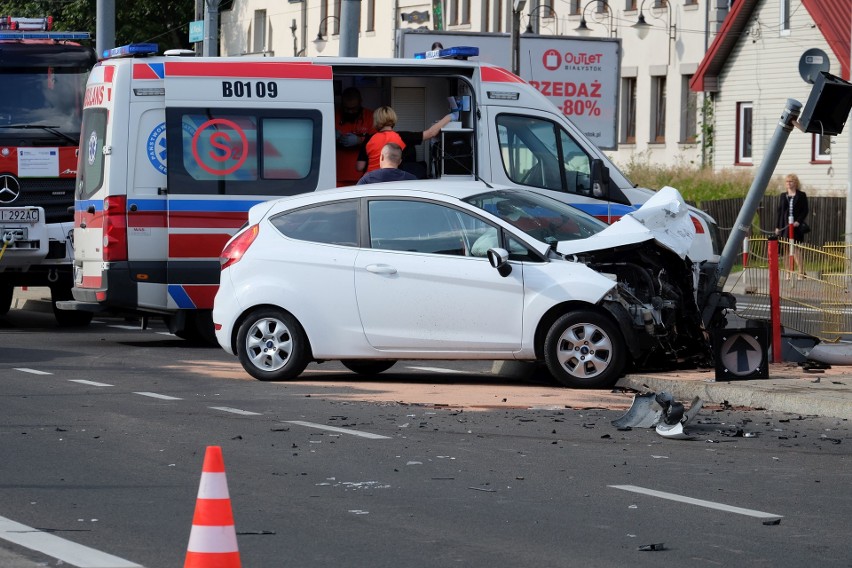 Skrzyżowania dróg to miejsca gdzie występują przecięcia...