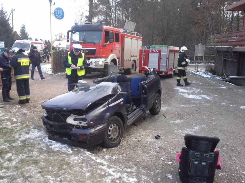 Wypadek w Przegini Duchownej, dwie osoby zostały ranne.
