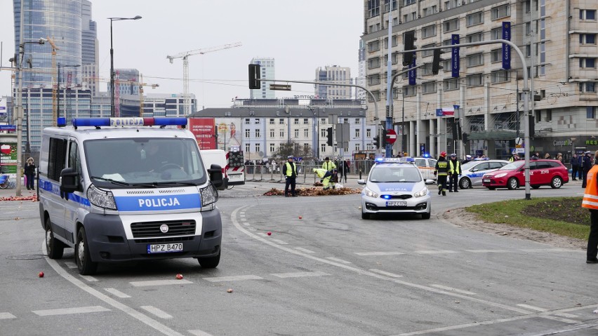 Protest rolników na placu Zawiszy