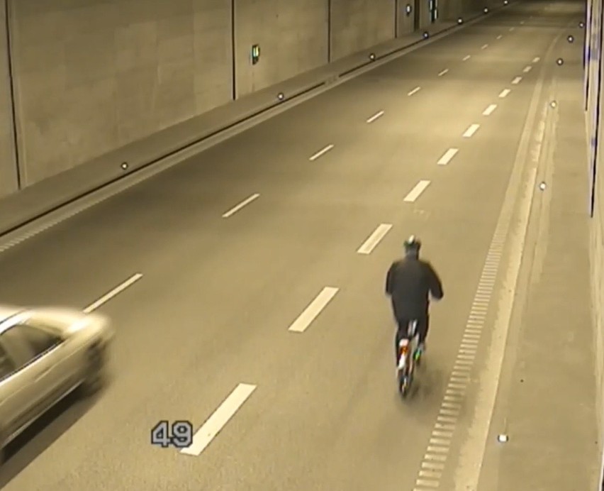 Przejechał rowerem przez Tunel pod Martwą Wisłą w Gdańsku. To drugi taki przypadek w ciągu miesiąca!