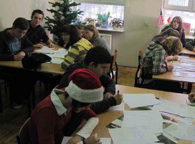 W Publicznym Gimnazjum nr 1 w Birczy akcja pisania listów rozpoczęła się w poniedziałek.