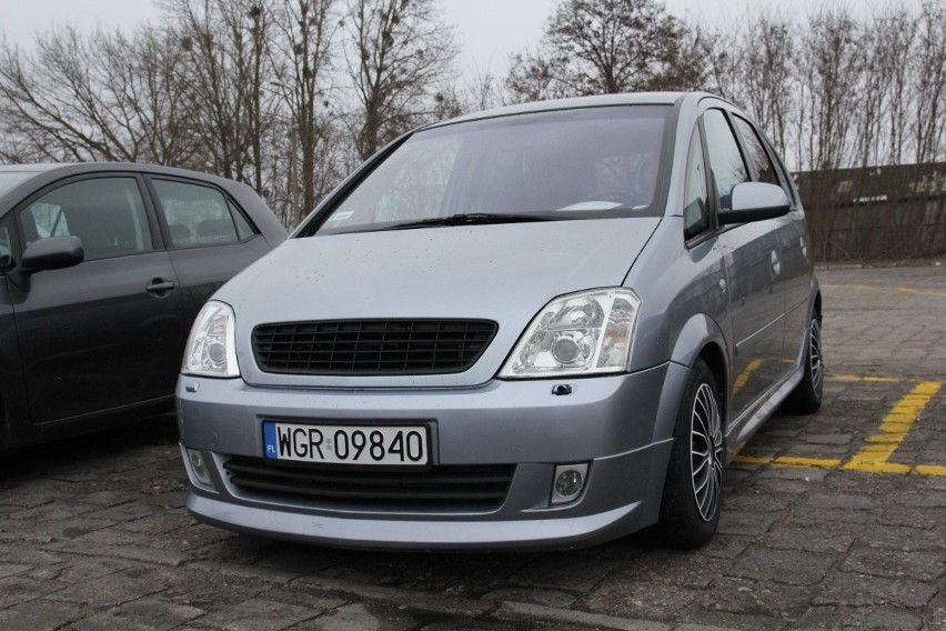 Opel Meriva, rok 2004, 1,7 diesel, 9000 zł;