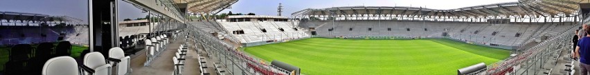 Stadion ŁKS będzie otwarty wiosną 2022 roku. Obiekt ma się sam utrzymywać. Krzesełka ułożą napis ŁKS Łódź. Zdjęcia
