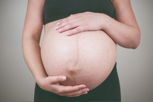 Biegunka w ciąży może być niebezpieczna, jeśli przybiera stan przewlekły.