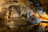 Jaskinia Niedźwiedzia w Kletnie. Pierwsi turyści weszli do niej 40 lat temu i oniemieli!