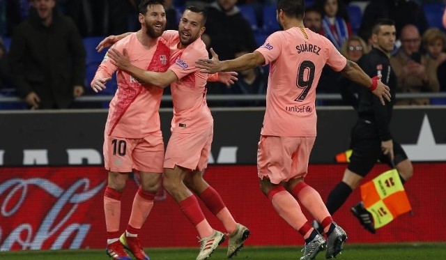 Na zdjęciu: Leo Messi, Jordi Alba, Luis Suarez. FC Barcelona – Valencia CF, La Liga. "Nietoperze" zatrzymały Barcę [02.02.2019, wynik meczu, relacja]