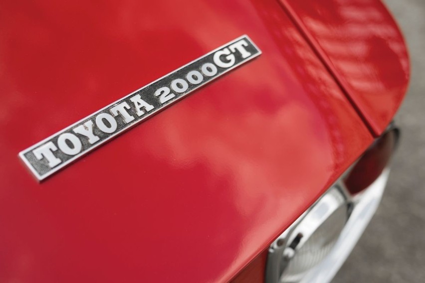 Toyota 2000GT...