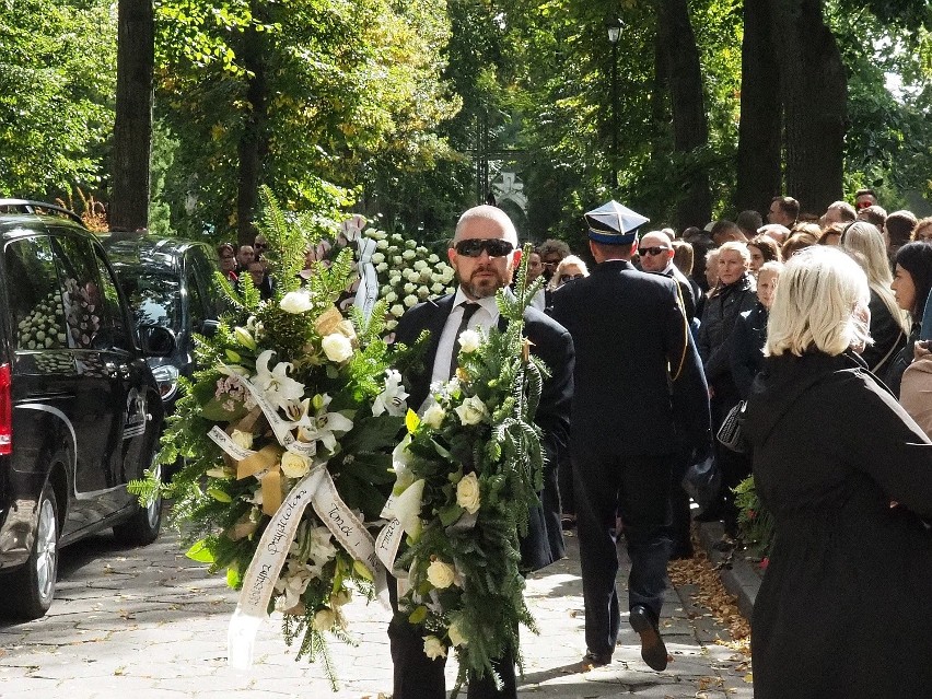 Pogrzeb Macieja i Marty, ofiar katastrofy lotniczej koło Piotrkowa. Spoczęli na Starym Cmentarzu przy ul. Ogrodowej.
