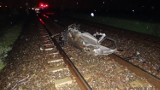 Wypadek w Wojnowicach: Pociąg zmiótł BMW [ZDJĘCIA]