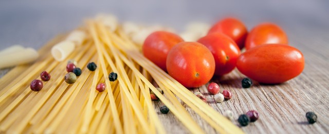 Największą popularnością w naszym kraju cieszą się zdecydowanie dwa dania: spaghetti carbonara i spaghetti bolognese