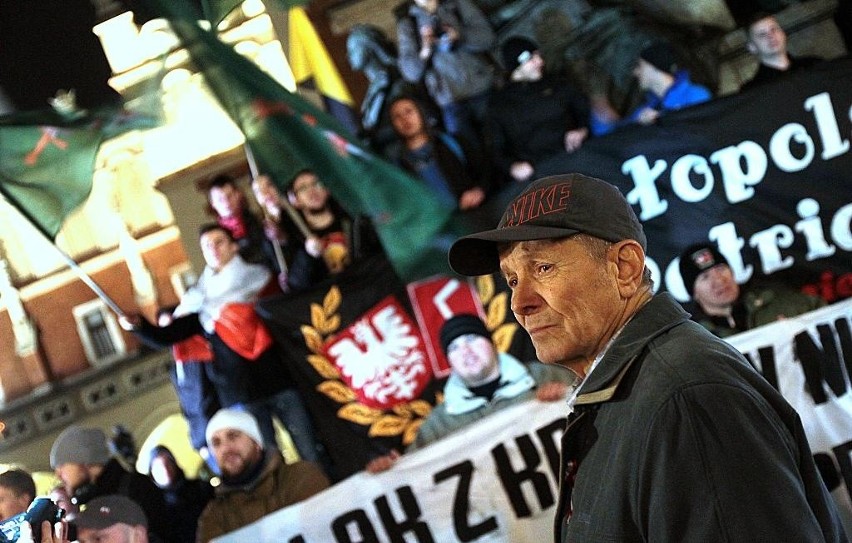 Kraków. Protestowali przeciw islamskim imigrantom [NOWE ZDJĘCIA, WIDEO]