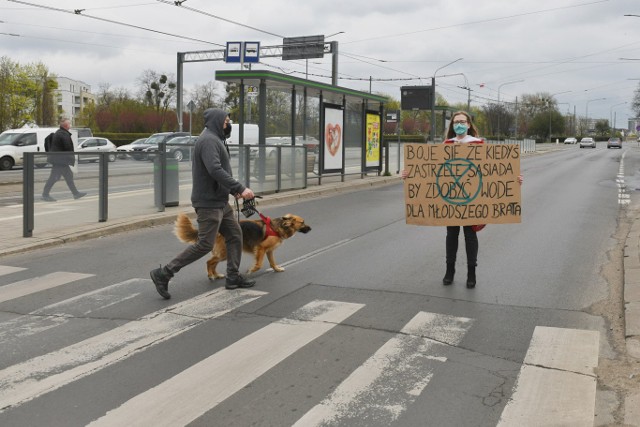 Blokada Mostu Królowej Jadwigi. Aktywiści z Extinction Rebellion Poznań chcą zwrócić uwagę na negatywne skutki zmian klimatycznych