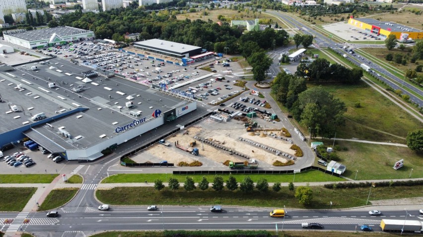 Budowa nowej części centrum handlowego "Nowe Bielawy" ma się...