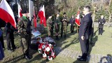 Tak wyglądy obchody 8. rocznicy katastrofy smoleńskiej na cmentarzu przy ul. Wrocławskiej w Zielonej Górze [ZDJĘCIA]