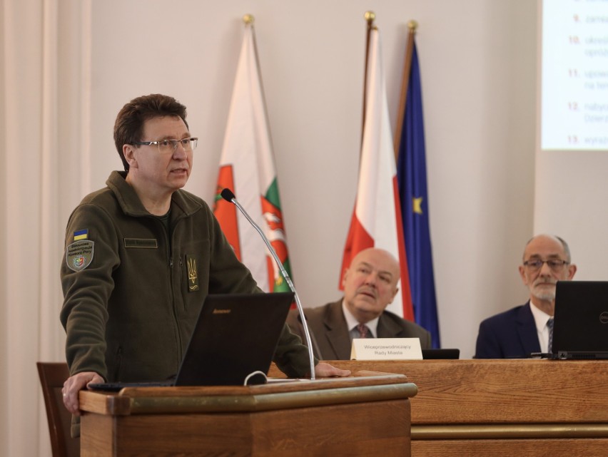 Bubel prawny, czy papierek lakmusowy na demokratyczne miasto? Burzliwa dyskusja wokół rad dzielnic na sesji rady miejskiej