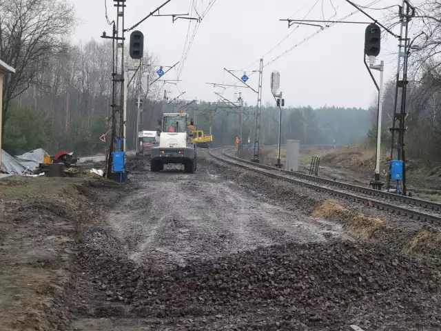 Utrudnienia w ruchu pociągów na trasie Gliwice - Częstochowa spowodowane są remontami torowisk