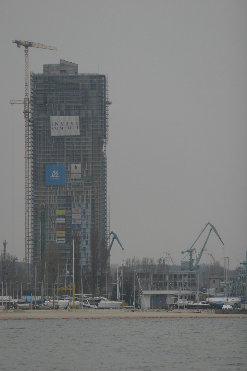 09.04.2008 gdynia. budowa sea towers. dziennik baltycki fot....