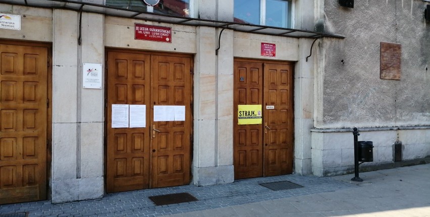 Strajk nauczycieli w Lublinie i woj. lubelskim. W szkołach jest pusto (ZDJĘCIA)