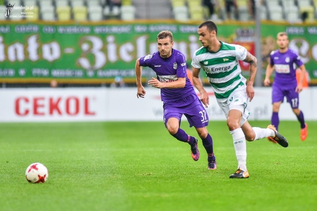 Na szczeblu ekstraklasy Sandecja była co prawda ostatnia, ale rozegrała kilka spotkań, które zapadły w pamięć jej kibicom. Jednym z nich był wyjazdowy triumf 3:2 nad Lechią Gdańsk. Po pierwszej połowie beniaminek z miasta naad Dunajcem prowadził 2:0