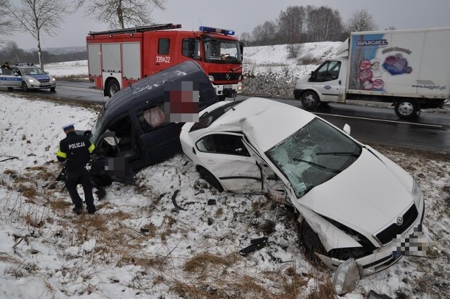 Wypadek powodował utrudnienia na trasie nr 11. 