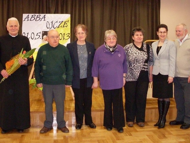 Profesor Andrzej Nowakowski (drugi od lewej) na spotkaniu w Liceum Ogólnokształcącym w Rudniku nad Sanem.
