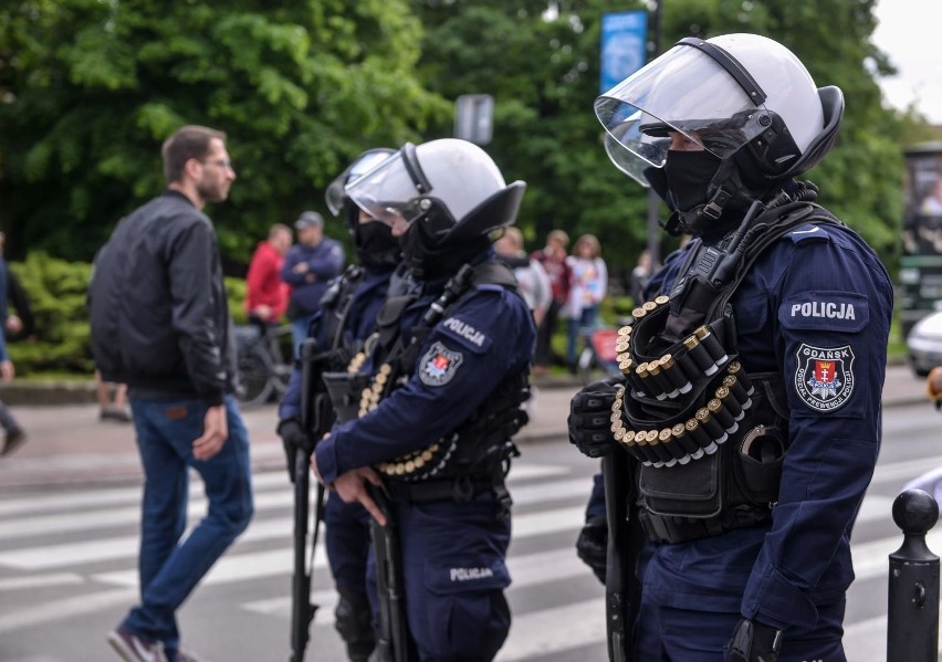 Policjanci zaopatrzeni w kamery osobiste. W Gdańsku jest aż 153 urządzeń nagrywających 