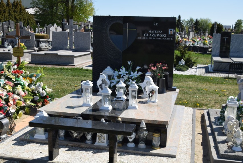 Cmentarz w Troszynie, powiat ostrołęcki. Zdjęcia z 10.05.2022
