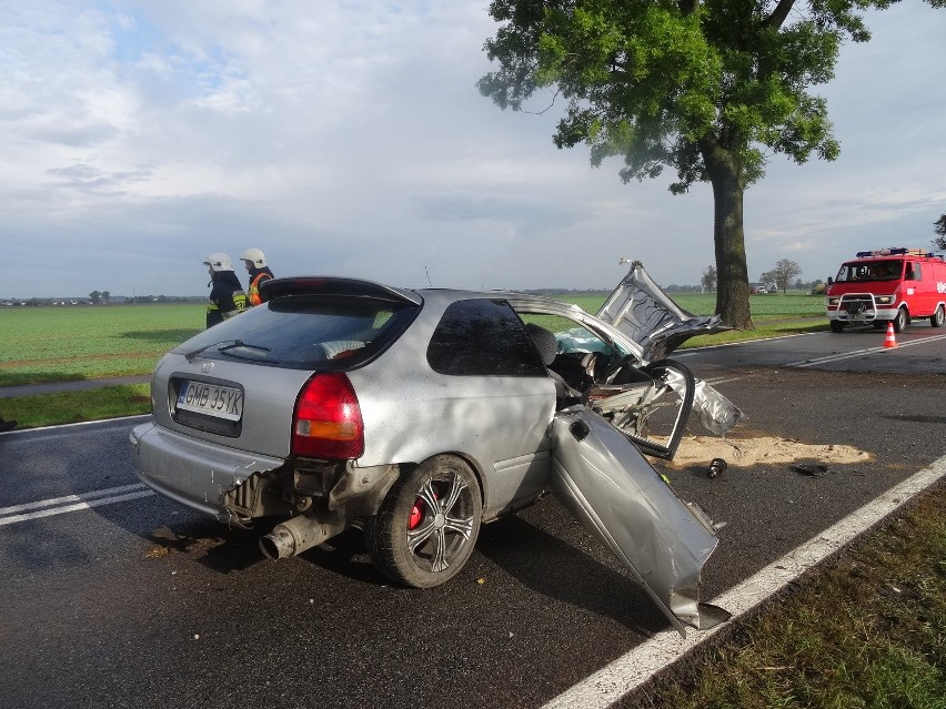 Wypadek w Starym Polu. Ranne zostały 2 kobiety [WIĘCEJ ZDJĘĆ]