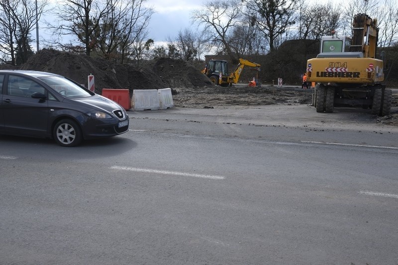 Od dziś na placu Pokoju Toruńskiego drogowcom pozostaną do...