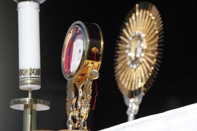 Cudowna hostia. Sokółka dla wielu wiernych już stała się sanktuarium eucharystycznym.