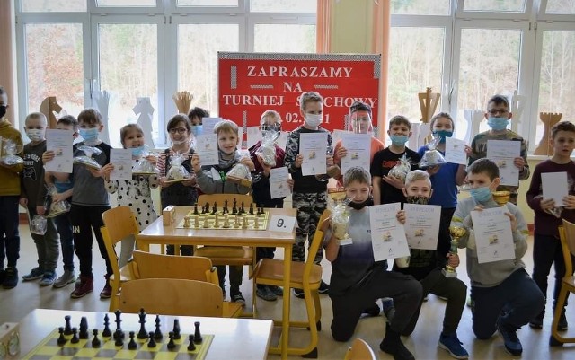 Sekcja szachowa Uczniowskiego Klubu Sportowego „Junior” działającego w SP nr 3 w Miastku zorganizowała turniej szachowy dla uczniów klas I-III. Wygrał Mateusz Jurgielewicz.
