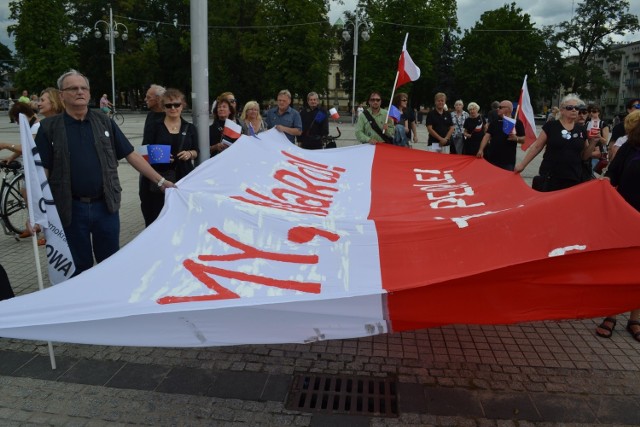 W niedzielę manifestacje KOD w Katowicach, Częstochowie i Tarnowskich Górach