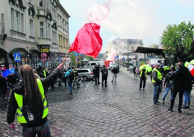 W niedzielę pracownicy transgraniczni protestowali w Cieszynie domagając się m.in. pełnej refundacji testów na Covid-19