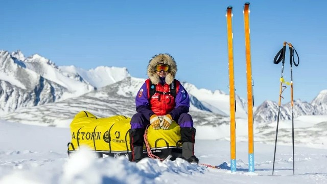 Mateusz Waligóra jest podróżnikiem, lubi ekstremalne wyprawy. W piątek 13 stycznia zdobył Biegum Południowy, przechodząc samotnie w 58 dni odcinek ponad 1200 km.